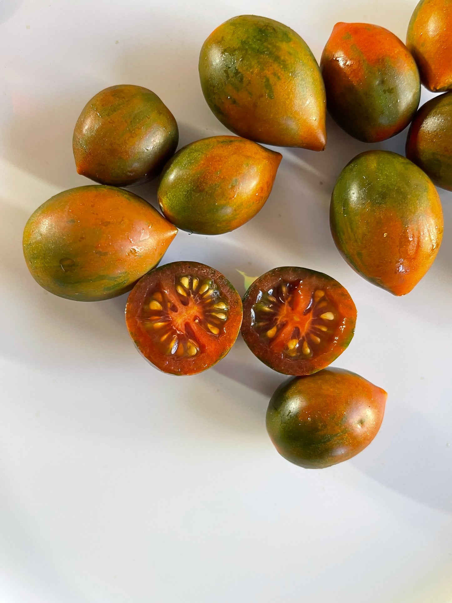 Chocolate Sprinkles Cherry Tomato 25 Seeds